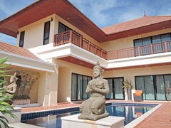 Pool villa for sale at Bangsaray Beach Pattaya