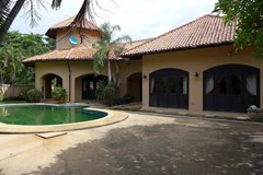 Pool Villa for sale in East Pattaya that is ideal for RENOVATION