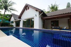 Pool villa for sale in Pattaya with lagoon setting