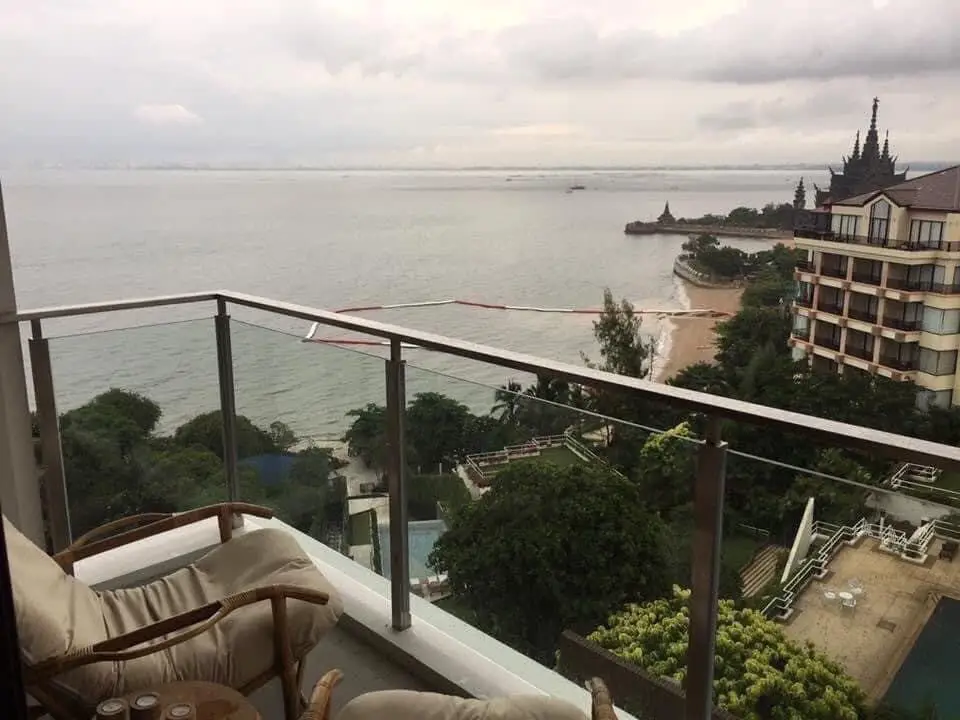 Luxury Condo at Wong Amat: Baan Plai Haad for sale