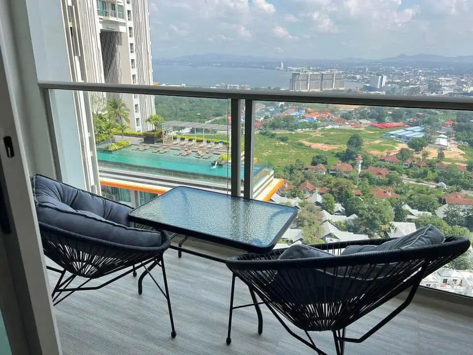 The Riviera Wong Amat Beach Studio for rent